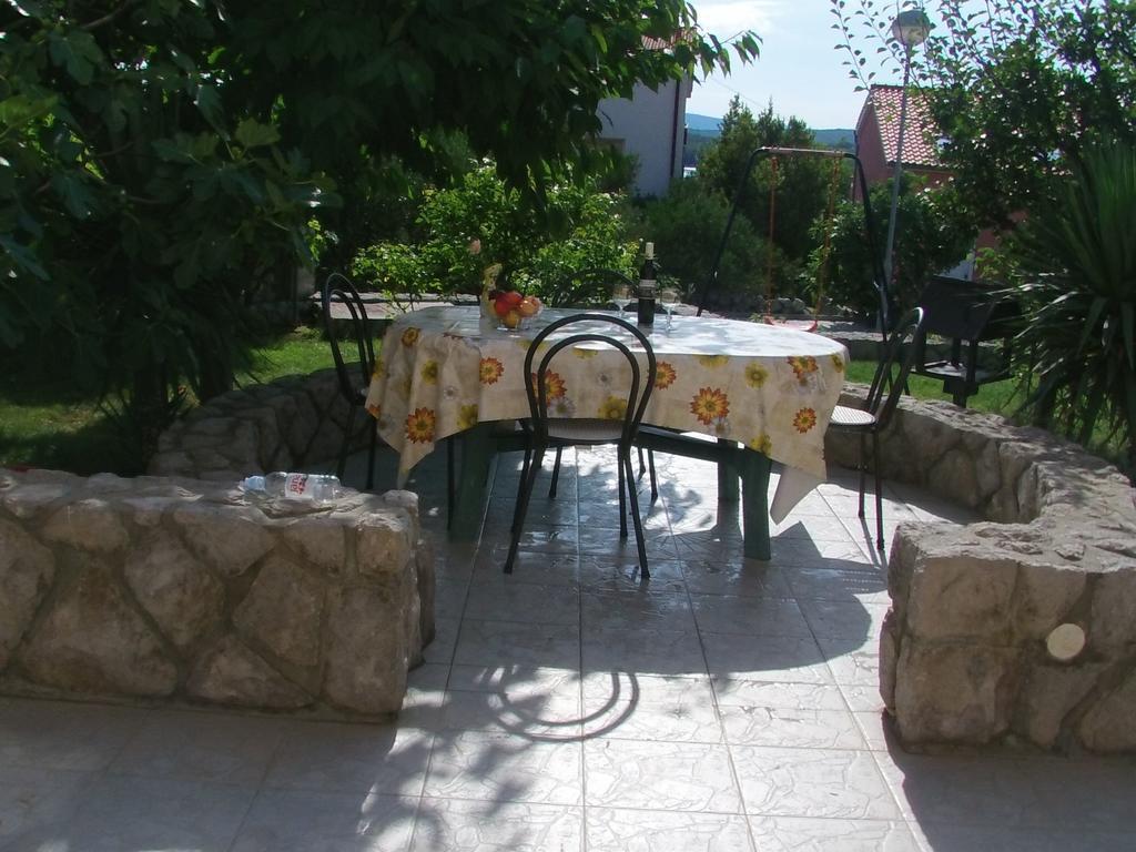 Apartments Krunoslav Punat Exterior foto